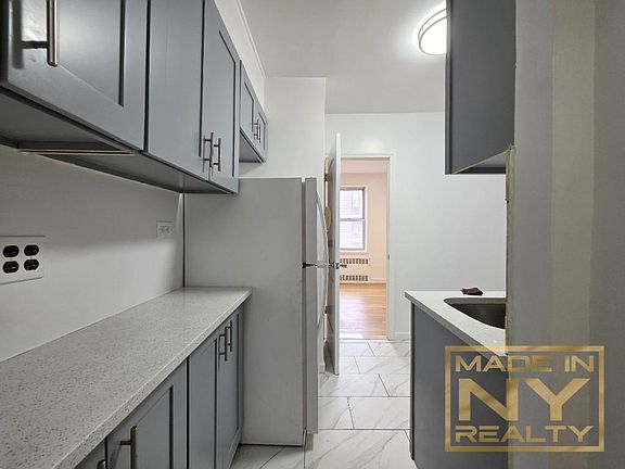 3rd image of 64-41 Saunders St #5I2