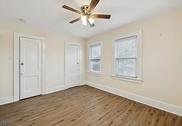 289 Hilton Ave — Photo 25