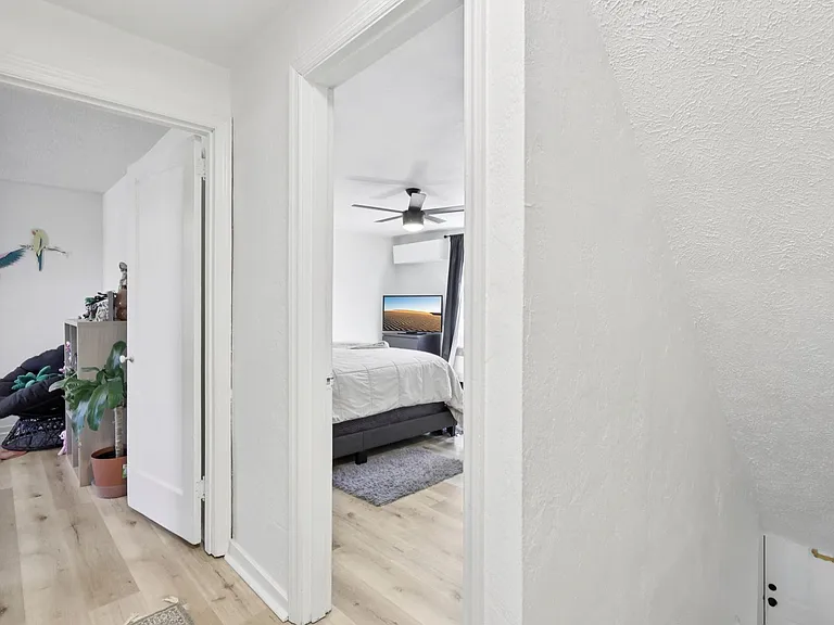 Charming 1, 2, and 3-Bedroom Townhomes in a Quiet Pittsburgh Neighborhood — Photo 82