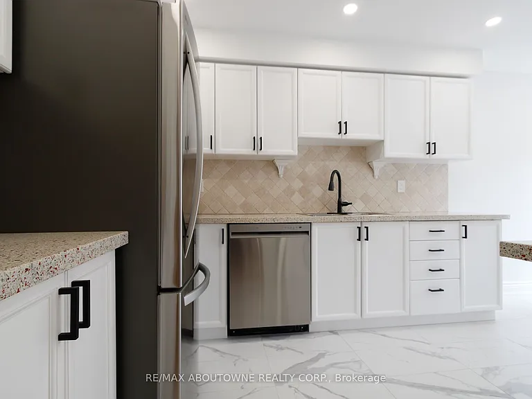 1114 Lindsay Dr — Photo 14