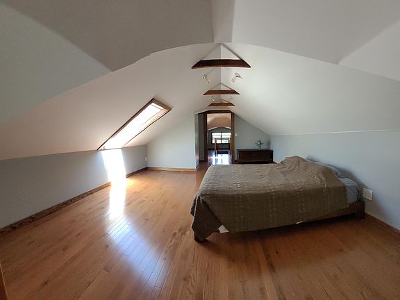 upstairs bedroom, the big skylight opens fully