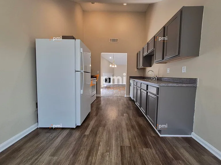 6215 Klondike River Rd — Photo 3
