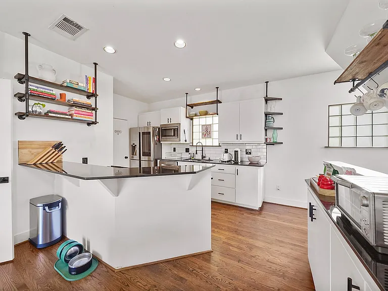 1231 Jackson Blvd — Photo 10