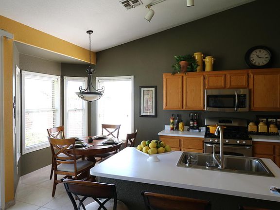 4th image of 8442 W Dahlia Dr