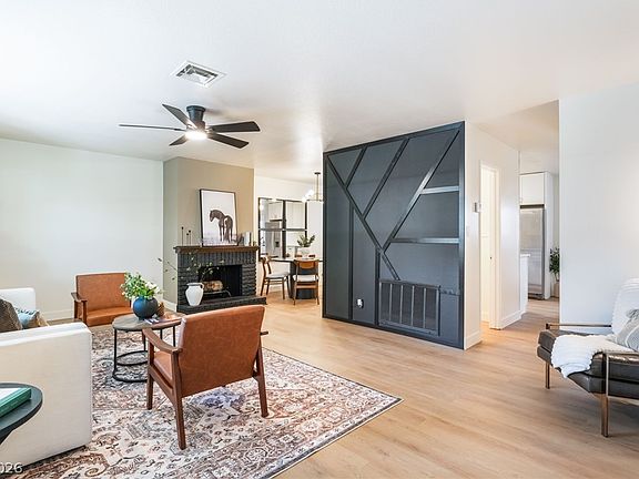 2nd image of 421 Greenbriar Townhouse Way