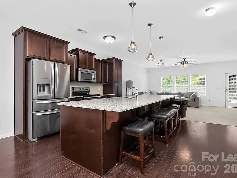 2038 Eddie Massey Ln — Photo 10