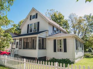 1126 Dodge St, Lake Geneva, WI 53147