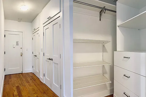 Rented by Quest Realty Sunnyside Corp | media 6