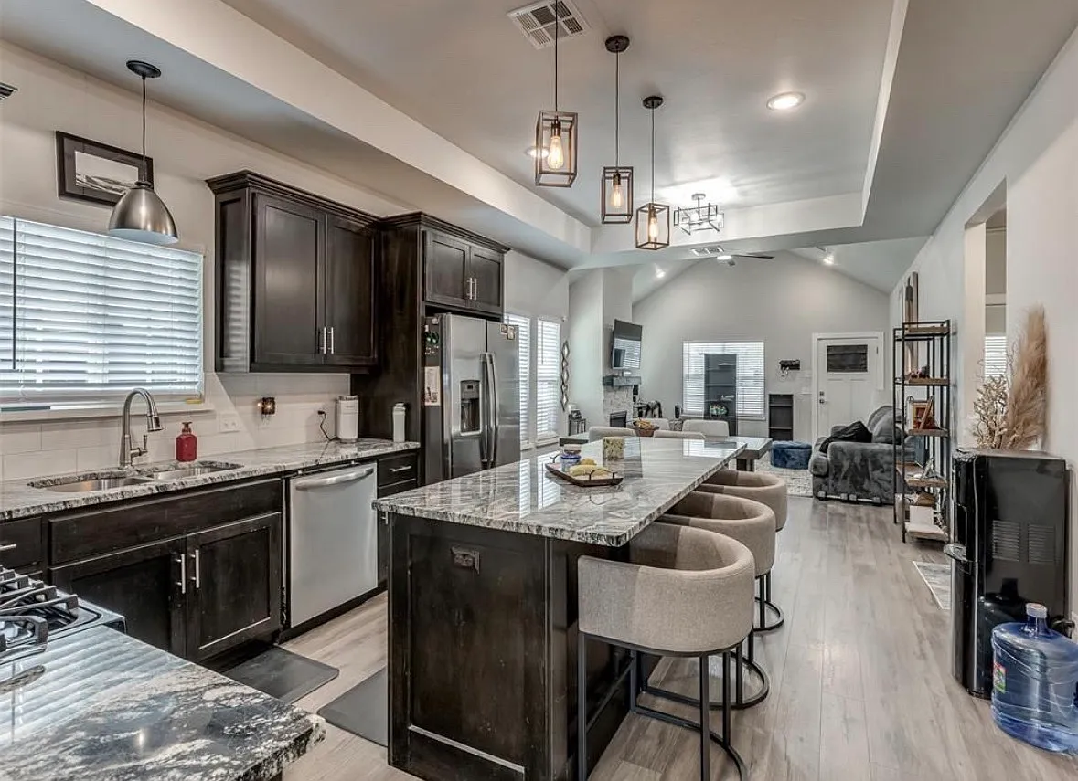 2 bed, 1236 sqft, $2,500 — Photo 3