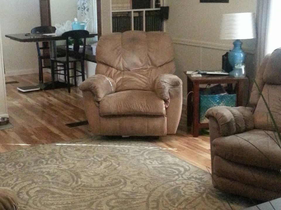 2nd image of 10419 Colonial Estates Cir