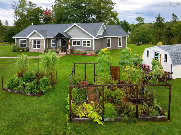 48 Festival Ln, Colchester, NS B0N 2J0
