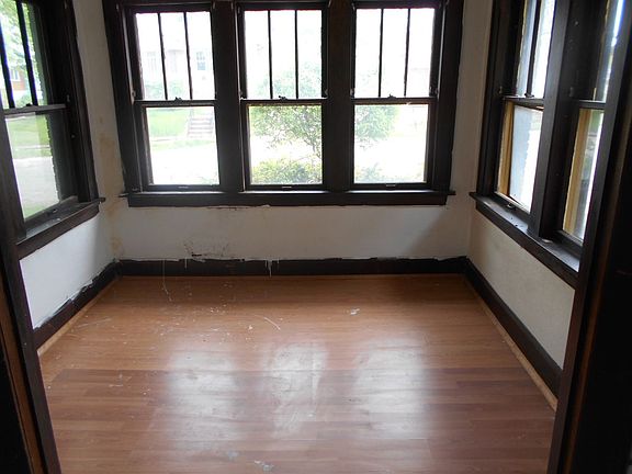 2nd image of 1111 18th St #02
