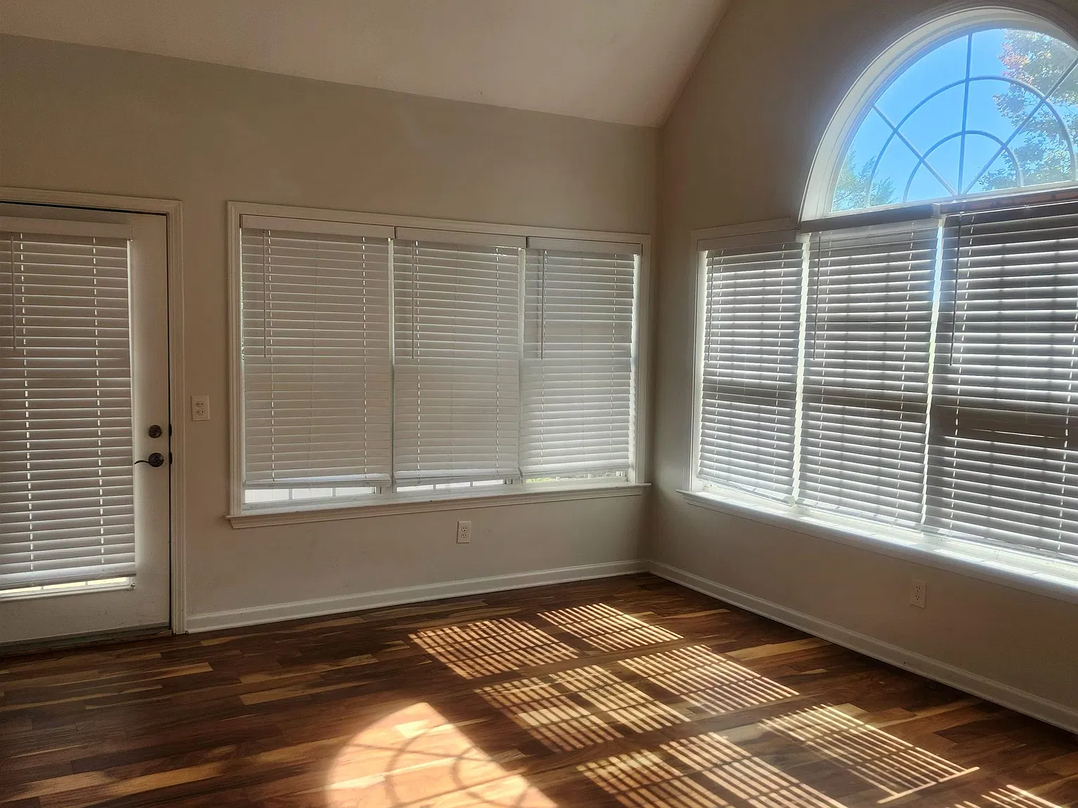 2 bed, 2.0 bath, 1691 sqft, $2,500 — Photo 3