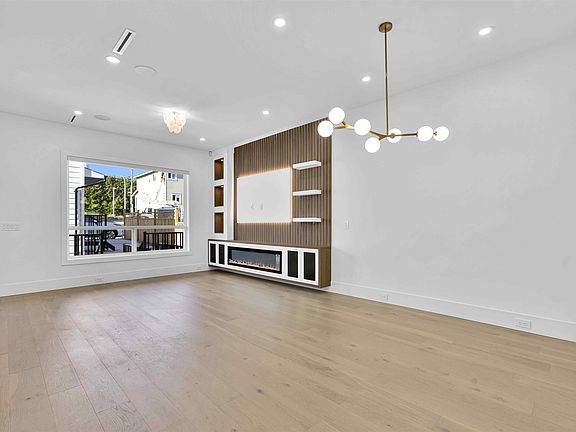 4th image of 16723 19a Ave