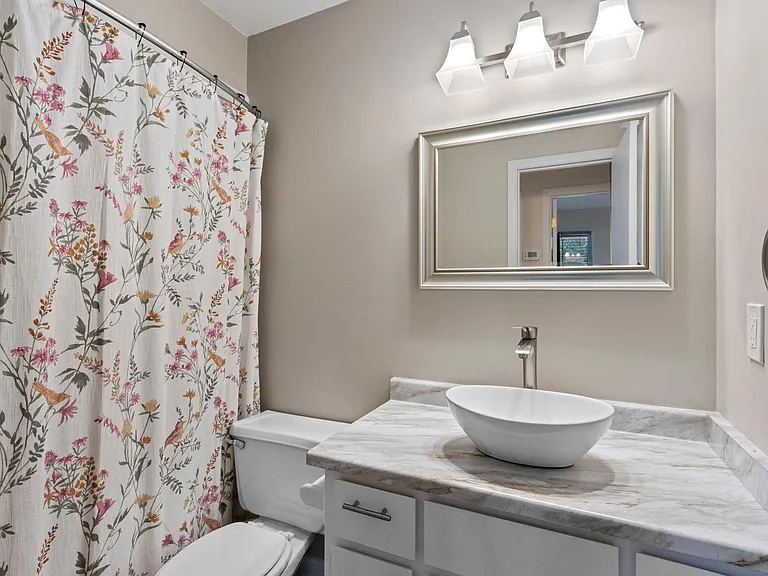 114 Fisher Dr — Photo 43
