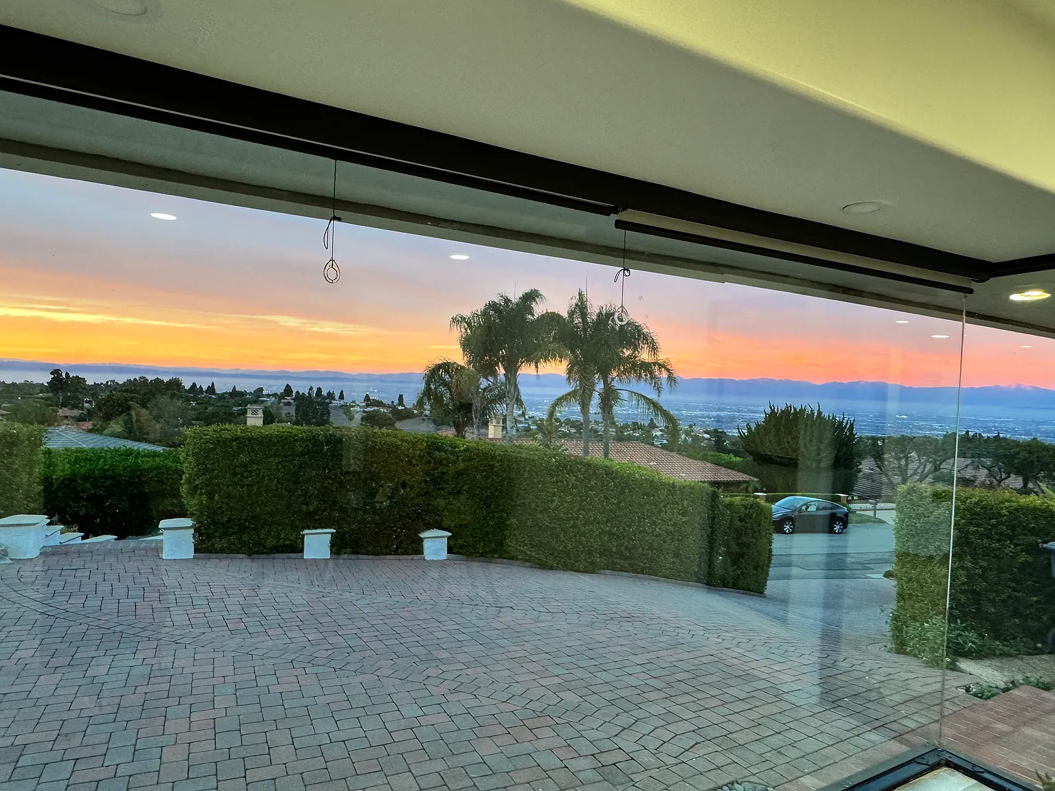 5 bed, 5.5 bath, 5072 sqft, $16,950 — Photo 4
