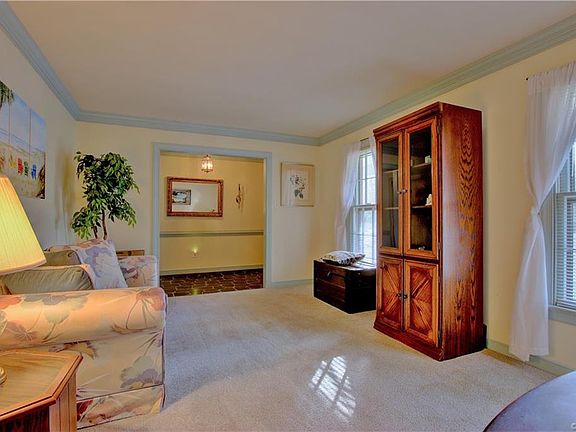 3rd image of 10156 Nina Ct