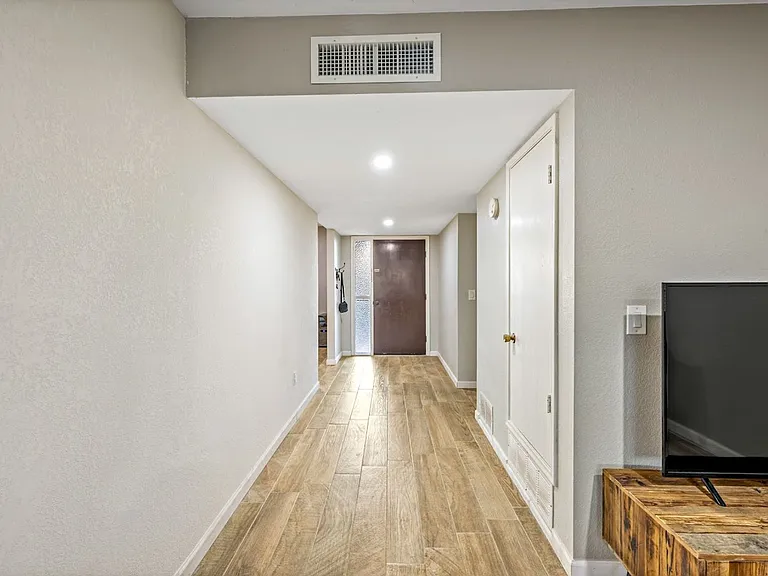 2191 S Sunburst Dr — Photo 19