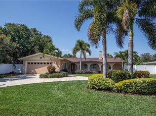 927 45th Ave NE, Saint Petersburg, FL 33703