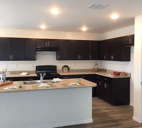 5th image of 942 W Kachina Dr