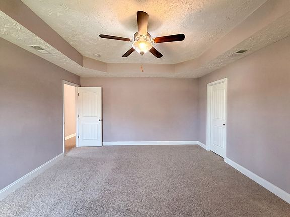 4th image of 447 Golf Club Ln