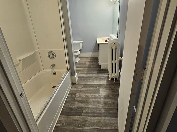 4th image of 203 S Glenwood Ave #1
