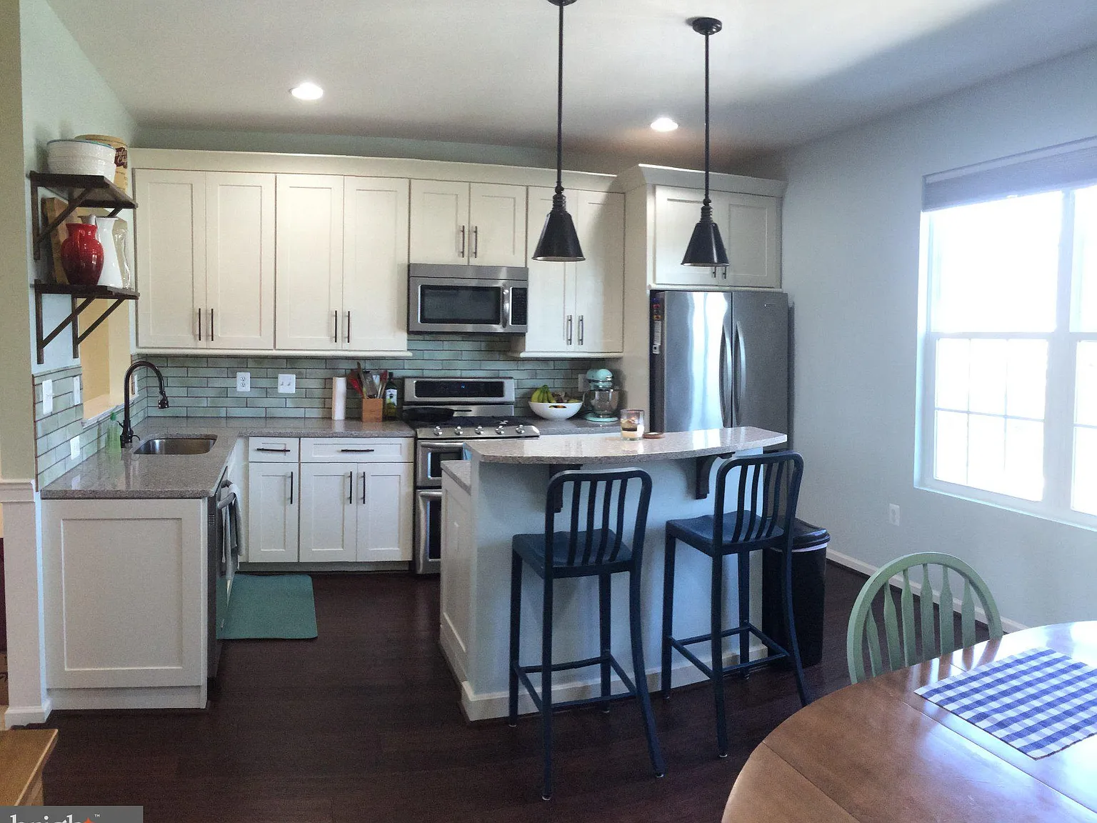3 bed, 2.5 bath, 2020 sqft, $2,800 — Photo 2