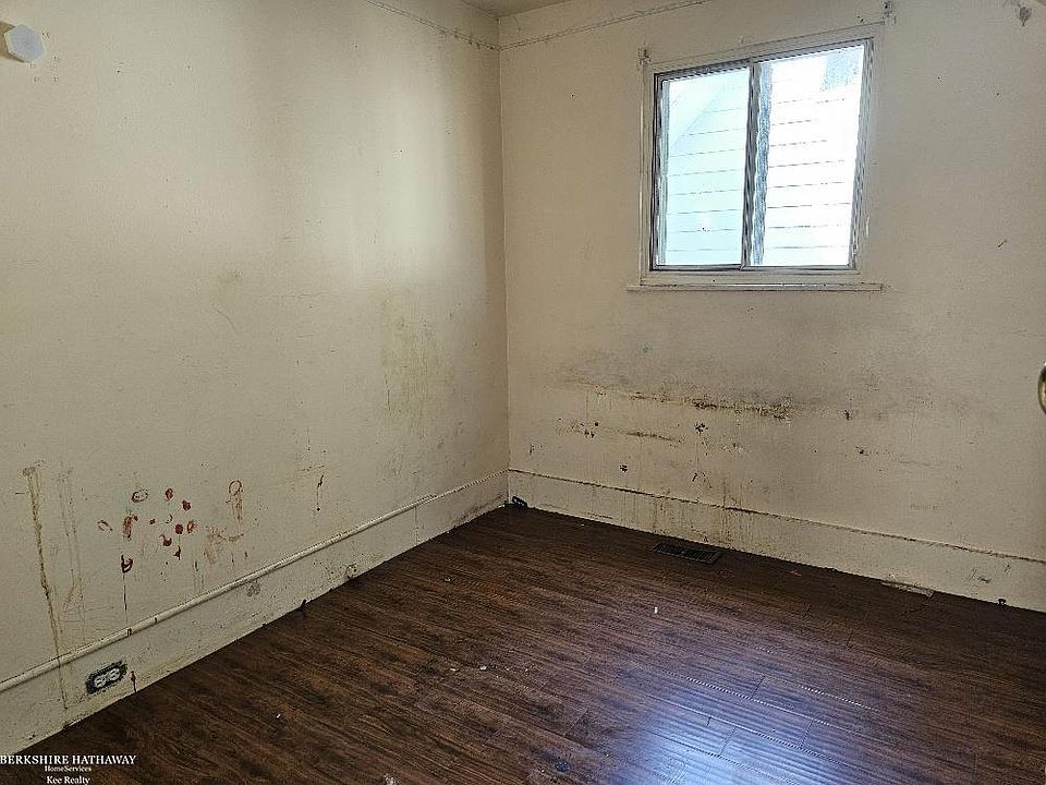 332 Carroll St, photo 7