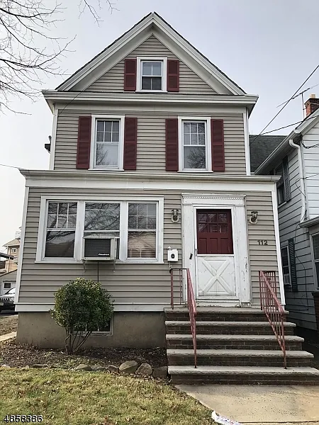 112 Pershing Ave photo 1