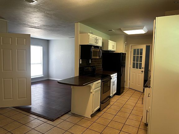 4th image of 4618 Cove Rd
