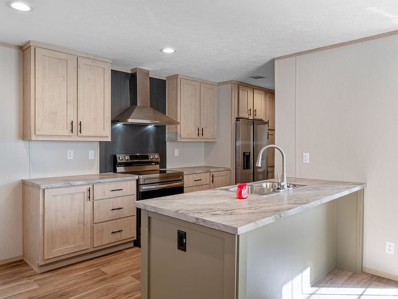 5th image of 6310 Strawberry Dr