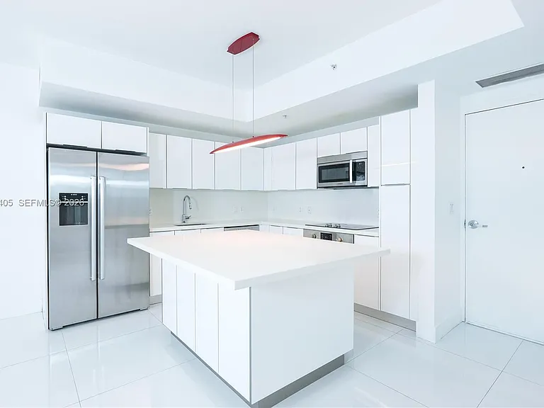 1010 SW 2nd Ave #606 — Photo 3