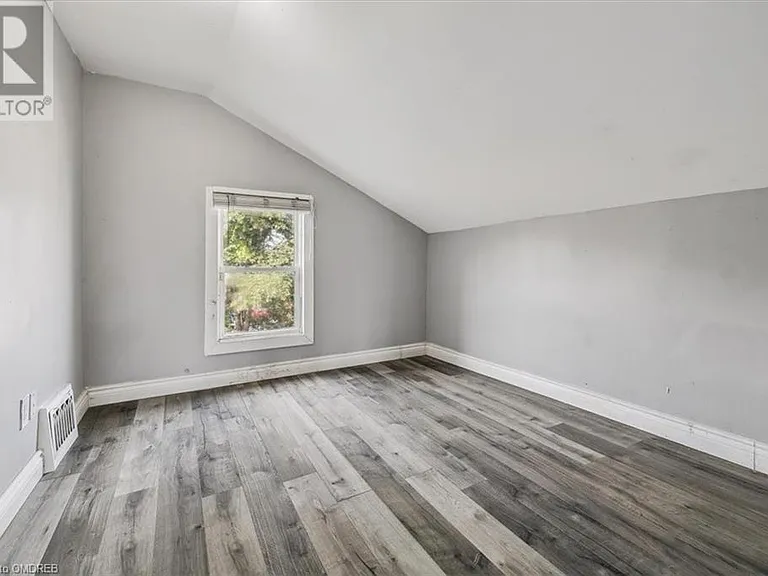 73 Vine St S #2 — Photo 11