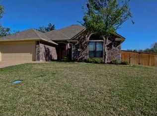 2900 Alba Ct, Bryan, TX 77808