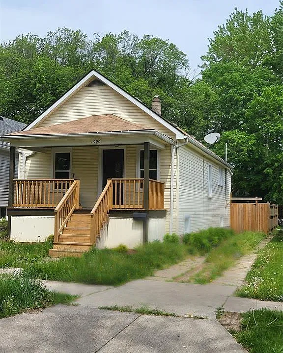 990 Bridge Ave