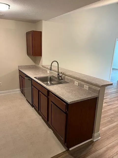 3 bed, $1,795 — Photo 4