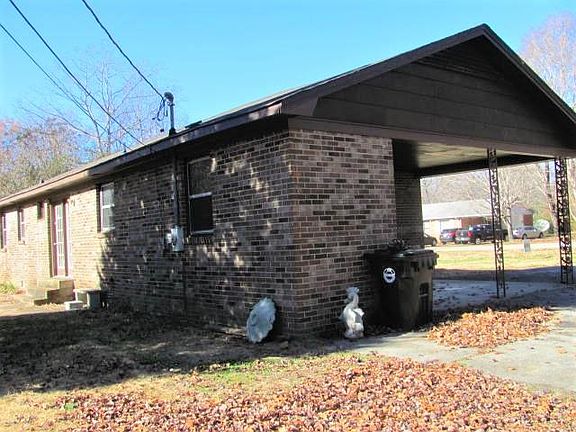 3rd image of 618 Arrowhead Dr