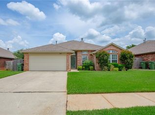 317 Morningside Dr, Yukon, OK 73099