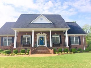 820 Fairway Dr, Fayetteville, TN 37334