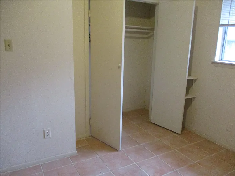 10806 Lynbrook Dr #B — Photo 48