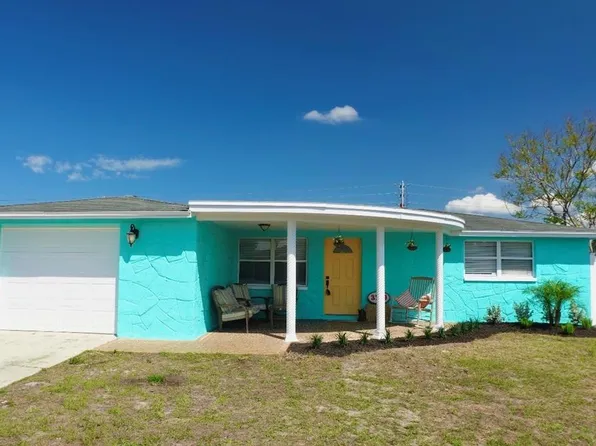 3249 Eisenhower Dr, Holiday, FL 34691