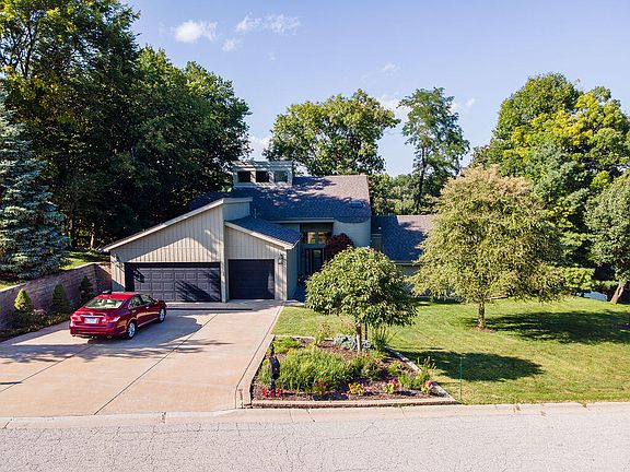 2nd image of 427 Wessex Rd