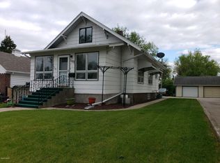 1122 5th St NE, Devils Lake, ND 58301