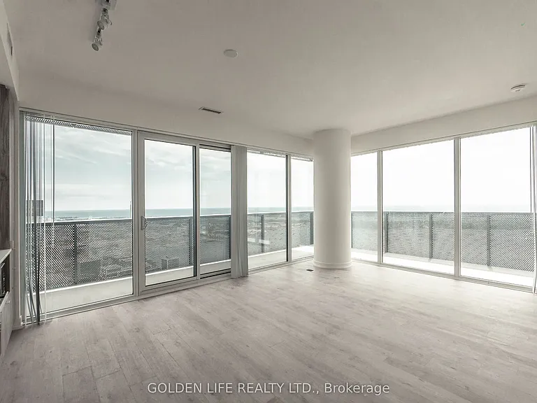 138 Downes St E #5606 — Photo 3