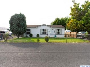 35302 N Flagstone Dr, Benton City, WA 99320
