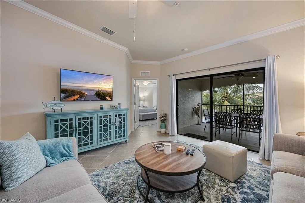2 bed, 2.0 bath, 1661 sqft, $7,500 — Photo 2