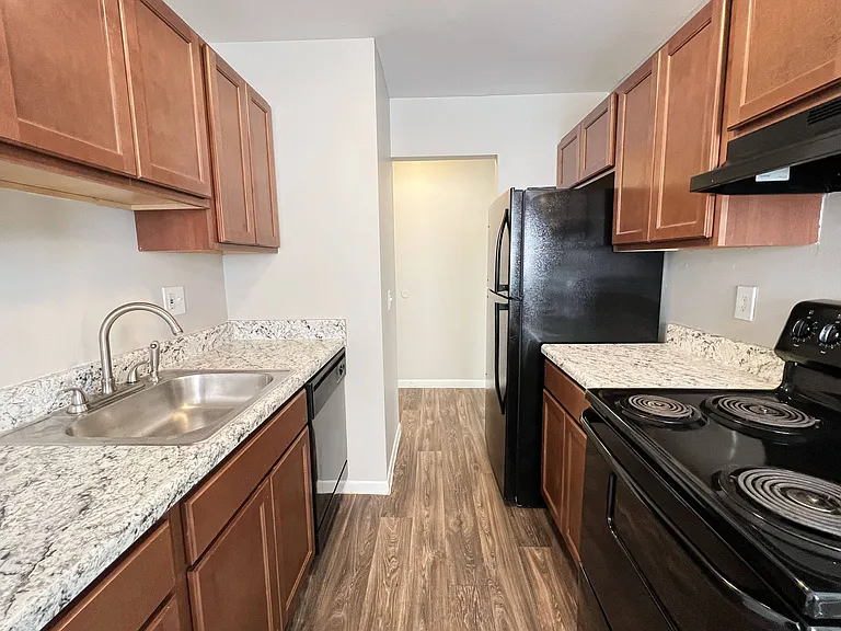Sharondale Woods Apartments — Photo 95
