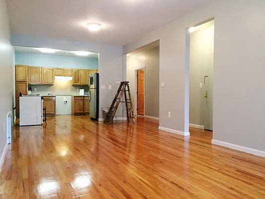 Rented by In Haus LLC | media 16