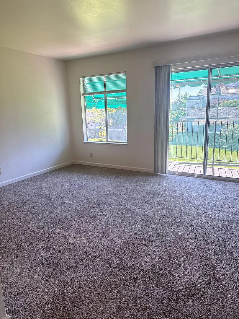 314 N. Cloverdale Blvd — Photo 2