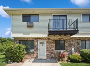 132 Willows Edge Ct APT A, Willow Springs, IL 60480